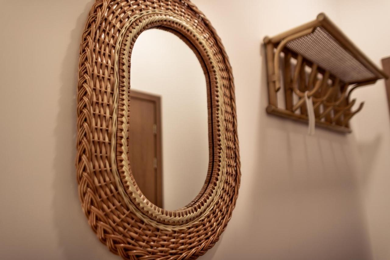 Ratusha Craft Rooms Kamianets Podilskyi Bagian luar foto